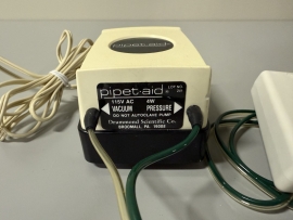 Drummond Scientific Pipet-Aid Pipette w/ Vacuum Pressure Pump